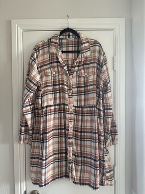 American Eagle Plaid Button-Up Shirt Dress in Cream, Rust & Navy